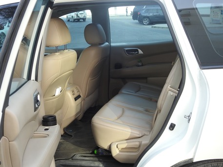 Juffair, Vehicles, Cars & Trucks , BHD 4800,  Nissan Pathfinder,  2018,  Automatic,  101000 KM,   SV FULL OPTION,  MODEL, SINGLE OWNER USED FOR SALE