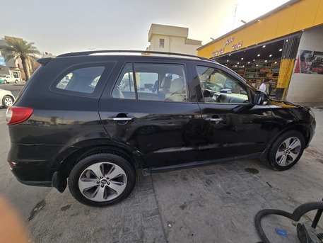 Al Sharafiyah, Vehicles, Cars & Trucks , SAR 31500,  Hyundai Santafee,  2012,  Automatic,  289812 KM,  Hyundai Santa Fe  For Sale Second Owner Single-hand Family Used Car 7-seater