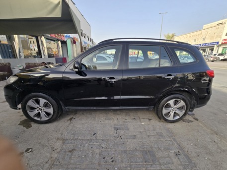 Al Sharafiyah, Vehicles, Cars & Trucks , SAR 31500,  Hyundai Santafee,  2012,  Automatic,  289812 KM,  Hyundai Santa Fe  For Sale Second Owner Single-hand Family Used Car 7-seater