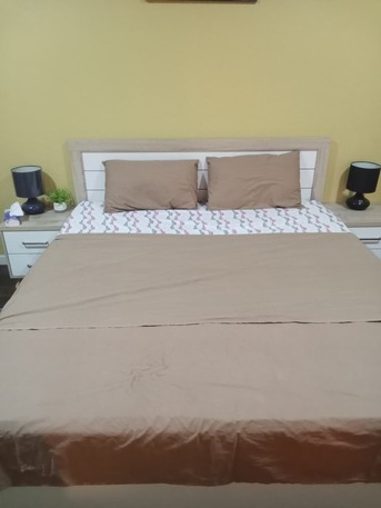 Jubail, Furniture, SAR 2000,  Neat And Clean Bed Sets From Home Box With Mattress.