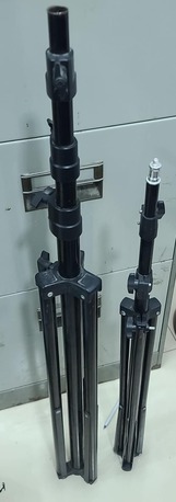 Riffa, Electronics, BHD 18,  2 Tripods For SLR Cameras & Mobile Phones