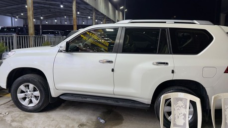 Jeddah, Vehicles, Cars & Trucks , SAR 90000,  Toyota Prado,  2016,  Automatic,  300000 KM,    4 Cylinder White