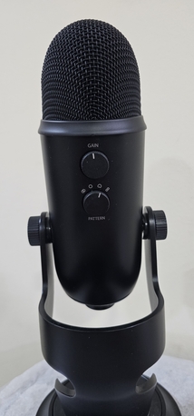 Hofuf, Electronics, SAR 350,  Blue Yeti Blackout Microphone.. Rarely Used