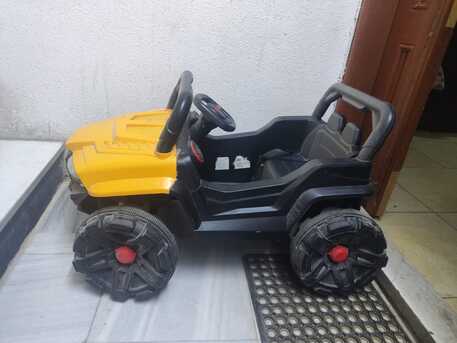 Al Wizarat, Baby & Kid Stuff, SAR 200,  Kids Car Battery Operated Sutiable For 2 To 6 Yr Boy/Girl, In Good Condition