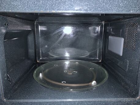 Jeddah, Appliances, SAR 170,  Samsung Microwave Oven &ndash; Excellent Condition &ndash; 170 SAR