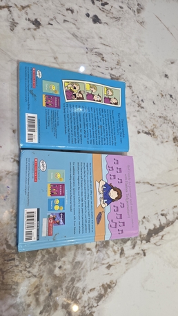 Hara, Books, SAR 50,  Sisters By Raina Telgemeir