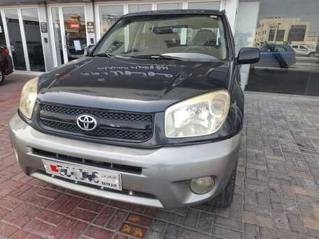 Manama, Vehicles, Cars & Trucks , TOYOTA RAV4,  2004,  Automatic,  300000 KM,    FOR SALE.