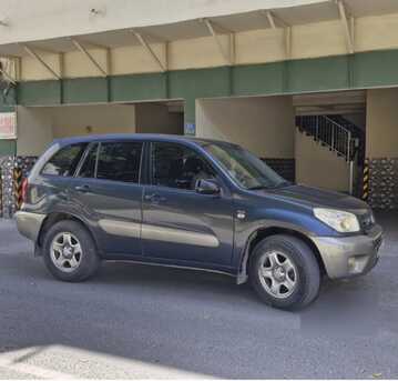 Manama, Vehicles, Cars & Trucks , TOYOTA RAV4,  2004,  Automatic,  300000 KM,    FOR SALE.