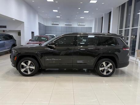 Manama, Vehicles, Cars & Trucks , BHD 12500,  Jeep Cherokee,  2022,  Automatic,  93600 KM,  Jeep Grand Cherokee Ltd /  (Black)