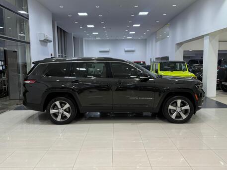 Manama, Vehicles, Cars & Trucks , BHD 12500,  Jeep Cherokee,  2022,  Automatic,  93600 KM,  Jeep Grand Cherokee Ltd /  (Black)
