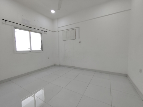 Manama, Apartments, Flats, Houses & Villas, BHD 210/year,  2 BR,  Sagaya:- 2Bhk Unfurnished Flat On Rent With Ewa..