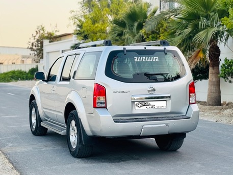 Manama, Vehicles, Cars & Trucks , BHD 1600,  Nissan Pathfinder,  2011,  219000 KM,  4x4 - 7 Seat SUV