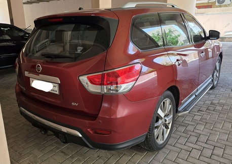 Manama, Vehicles, Cars & Trucks , BHD 4000,  Nissan Pathfinder,  2015,  Automatic,  80000 KM,