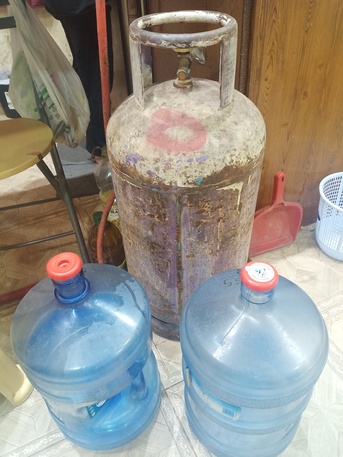 Manama, Household Items, BHD 28,  Lpg Cylinder With Regulator, Pipe, Water Bottles For Sale