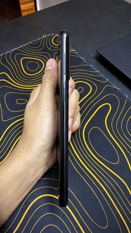 Riyadh, Electronics, SAR 980,  Samsung Galaxy S21+ 128GB Black Titanium &ndash; Excellent Condition + 3 Cases