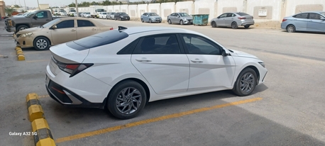 Riyadh, Job Seekers, Car With Driver