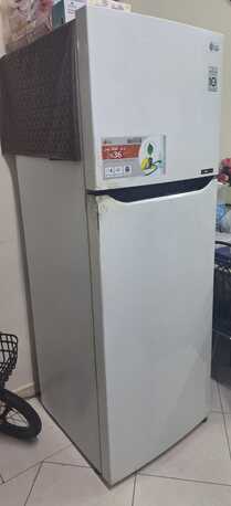 Khobar, Furniture, SAR 549,  For Urgent Sale LG Fridge 9.3 Cu-ft One Hand Use In Good Condition