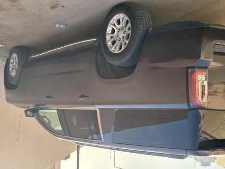 Riyadh, Vehicles, Cars & Trucks , SAR 68000,  Gmc Yukon XL,  2016,  Automatic,  296000 KM,  Doctor Used Car From Last 2 Years