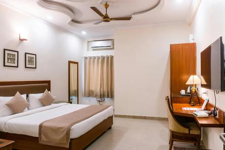 New Delhi, Travel, Hills, Lakes & You