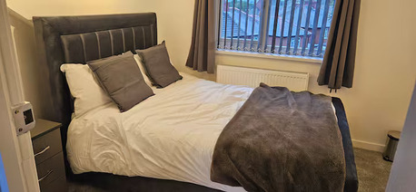 Manchester, Apartments, Flats, Houses & Villas, GBP 1400/month,  Furnished,  3 BR,  20 Sq. Meter,  Modern 3-Bedroom Furnished Apartment With Garage