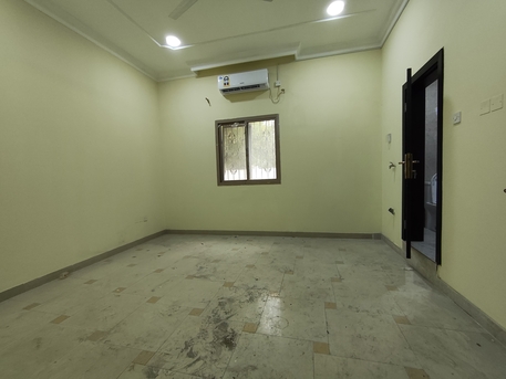 Juffair, Apartments, Flats, Houses & Villas, BHD 150/year,  1 BR,  Juffair:- Groundfloor Studio Flat On Rent With Unlimited Ewa..