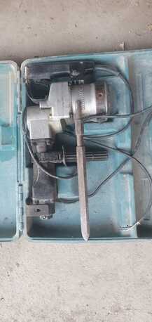 Al Itisalat, Heavy Equipment, SAR 1000,  FOR SALE &ndash; ORIGINAL MAKITA DEMOLITION HAMMER