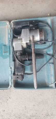 Al Itisalat, Heavy Equipment, SAR 1000,  FOR SALE &ndash; ORIGINAL MAKITA DEMOLITION HAMMER