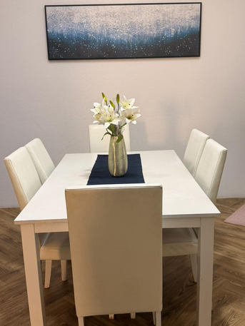 Riyadh, Furniture, SAR 400,  White Dining Table & 6 Chairs