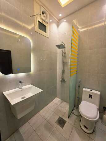 Al Malaz, Apartments, Flats, Houses & Villas, SAR 26500/year,  Apartment In Al Malaz (Officers) District, In A Very Prime Location