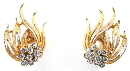 New York, Business, Timeless Earrings With Vintage Beauty
