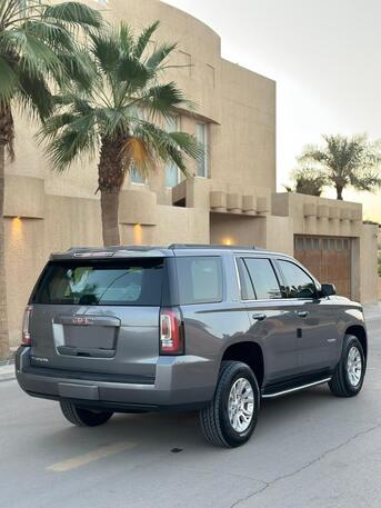 Riyadh, Vehicles, Cars & Trucks , SAR 148000,  GMC YUKON SLE LOW MILAGE,  2018,  Automatic,  26762 KM,  MID OPTION