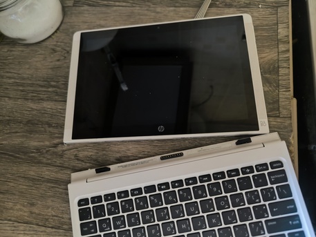 Riyadh, Computers, SAR 500,  HP Laptop Turns Tablet For Sale