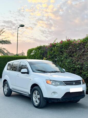 Manama, Vehicles, Cars & Trucks , BHD 1400,  Mitsubishi Outlander,  2009,  Automatic,  180000 KM,   FOR SALE (FAMILY USED CAR )