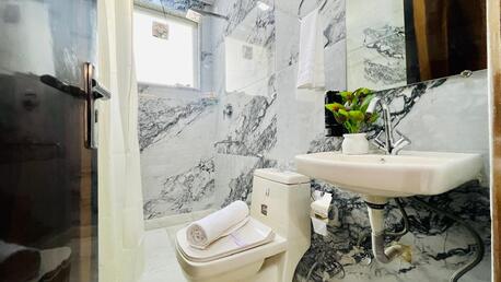 New Delhi, Housing Exchanges, INR 9526/day,  3 BR,  2100 Sq. Feet,  BluO 3BHK Central Delhi - Balcony, Lift, Terrace