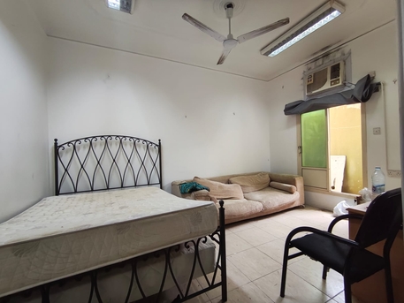 Manama, Apartments, Flats, Houses & Villas, BHD 150/year,  2 BR,  Karana:- Groundfloor 2BR Semifurnished Flat On Rent With Ewa..