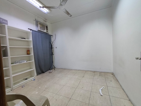 Manama, Apartments, Flats, Houses & Villas, BHD 150/year,  2 BR,  Karana:- Groundfloor 2BR Semifurnished Flat On Rent With Ewa..