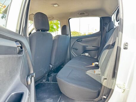 Riffa, Vehicles, Cars & Trucks , BHD 2600,  Isuzu D-MAX,  2016,  Manual,  212000 KM,  DIESEL