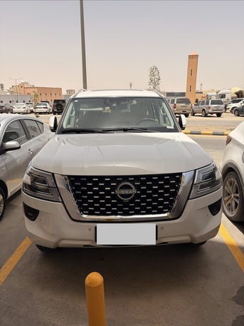 Riyadh, Vehicles, Cars & Trucks , SAR 17000,  Nissan Patrol,  2023,  Automatic,  28000 KM,    V6
