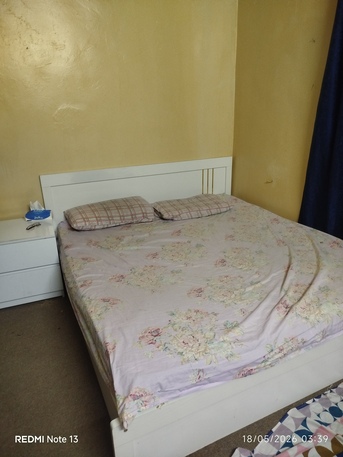 Riyadh, Furniture, SAR 700,  For Sale &ndash; King Size Bed & 3-Door Wardrobe King Size Double Bed By Home Centre 3-Door Smal