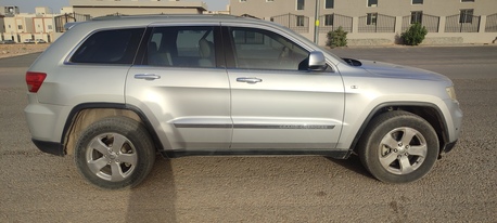Riyadh, Vehicles, Cars & Trucks , SAR 28000,  Jeep Grand Cherokee Limited,  2012,  Automatic,  252000 KM,    V8 Full Option 4x4 Vehicle Is In Excellent Condition