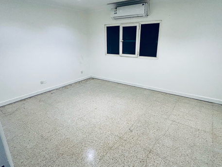 Riyadh, Apartments, Flats, Houses & Villas, SAR 85000/year,  4 BR,  Family Villa With Swimming Pool/garden Opposite BSF Bank