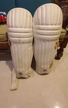 Juffair, Toys & Games, BHD 40,  FULL CRICKET SET FOR SALE URGENT 40 BHD NON NEGOTIABLE