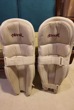 Juffair, Toys & Games, BHD 40,  FULL CRICKET SET FOR SALE URGENT 40 BHD NON NEGOTIABLE