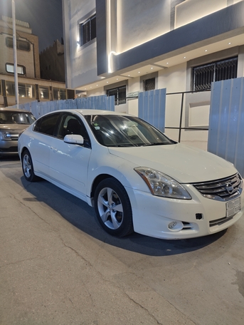 Hara, Vehicles, Cars & Trucks , SAR 18000,  Nissan Altima,  2010,  Automatic,  296000 KM,    (2.5)