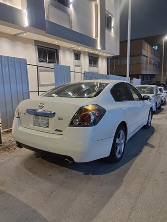 Hara, Vehicles, Cars & Trucks , SAR 18000,  Nissan Altima,  2010,  Automatic,  296000 KM,    (2.5)