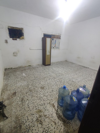 Jeddah, Rooms for Rent, SAR 900300/month,  One Single Room Or Bed Space Available At Prime Location In Sharafiya
