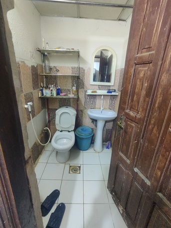 Jeddah, Rooms for Rent, SAR 900300/month,  One Single Room Or Bed Space Available At Prime Location In Sharafiya