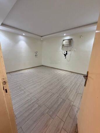 Al Rabwah, Apartments, Flats, Houses & Villas, SAR 30000/year,  2 BR,  Family Apartment Near Nahdah Park Big Size Well Maintain Near MAC Rabua