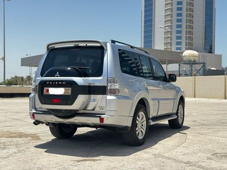 Riffa, Vehicles, Cars & Trucks , BHD 5800,  Mitsubishi Pajero,  2017,  Automatic,  114000 KM,  FULL OPTION