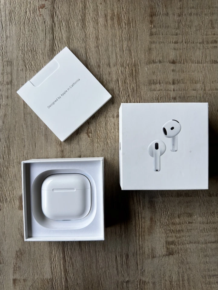 Diplomatic Quarter, Mobile Phones, SAR 375,  Like New &ndash; AirPods 4 With ANC + Protective Case &ndash; Wireless Charging, Barely Used